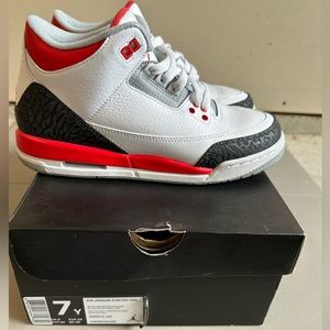 Air Jordan 3 Retro, Fire Red, size 7Y